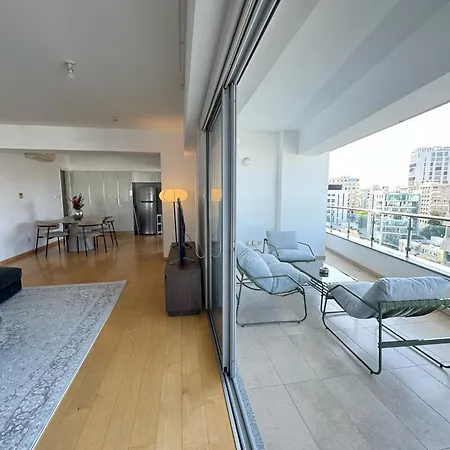 In - Spacious Balcony شقة نيقوسيا