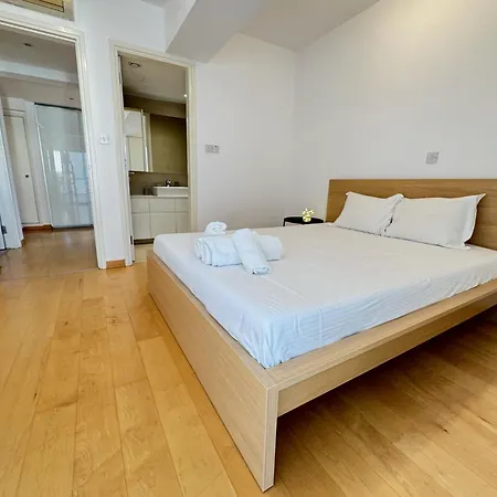 شقة In - Spacious Balcony *