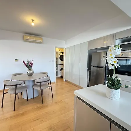 In - Spacious Balcony Nicosie