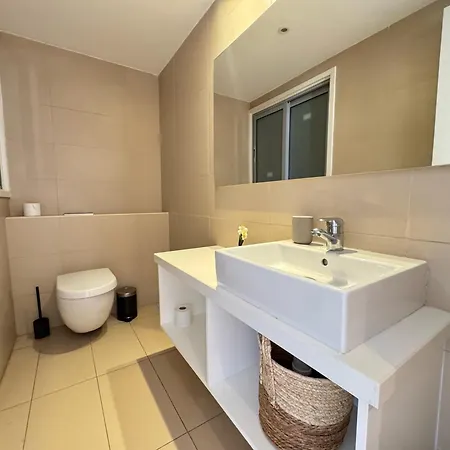 In - Spacious Balcony شقة نيقوسيا