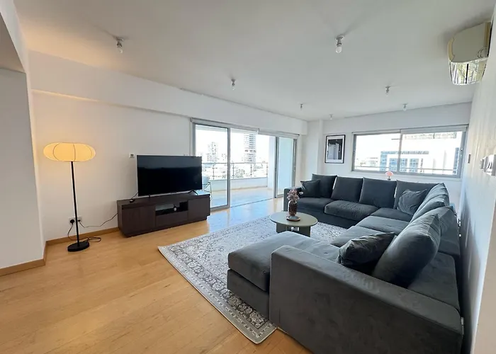 In - Spacious Balcony Apartmán *