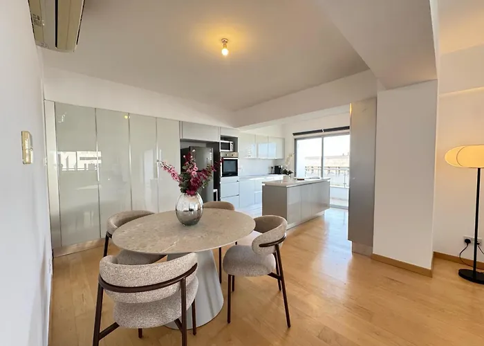 In - Spacious Balcony Apartmán