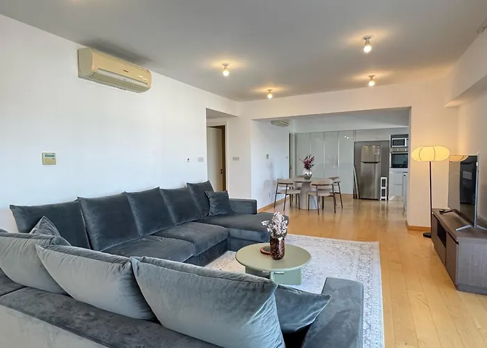 In - Spacious Balcony Appartement