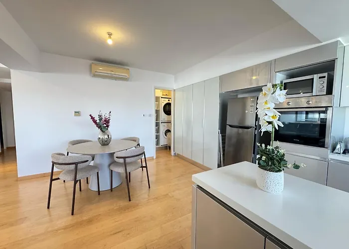 In - Spacious Balcony Nicosie