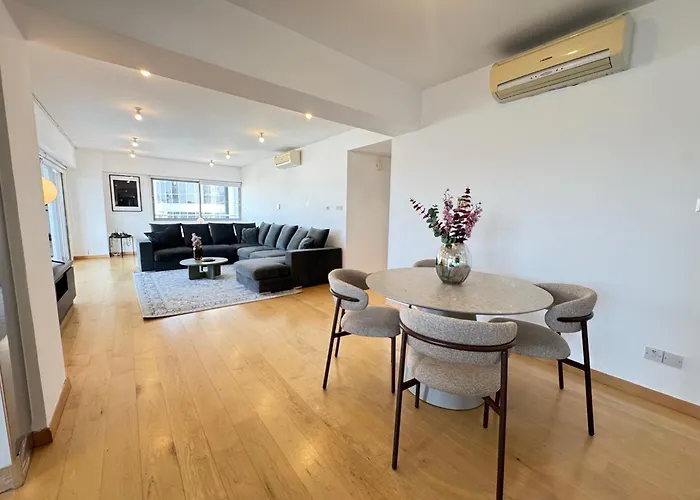 In - Spacious Balcony Appartement